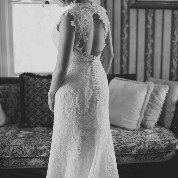Anna Maier - Ulla Maija Coutour Lace Trumpet Wedding dress - Picture 3 of 16